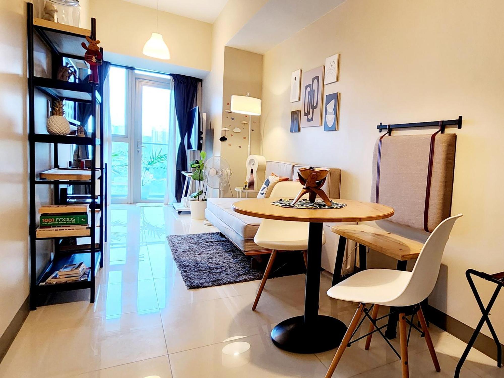 Spacious 7U Homey Unit Steps Away From Uptown Mall And Mitsukoshi Mall Free Parking With Washer Manila Exterior foto